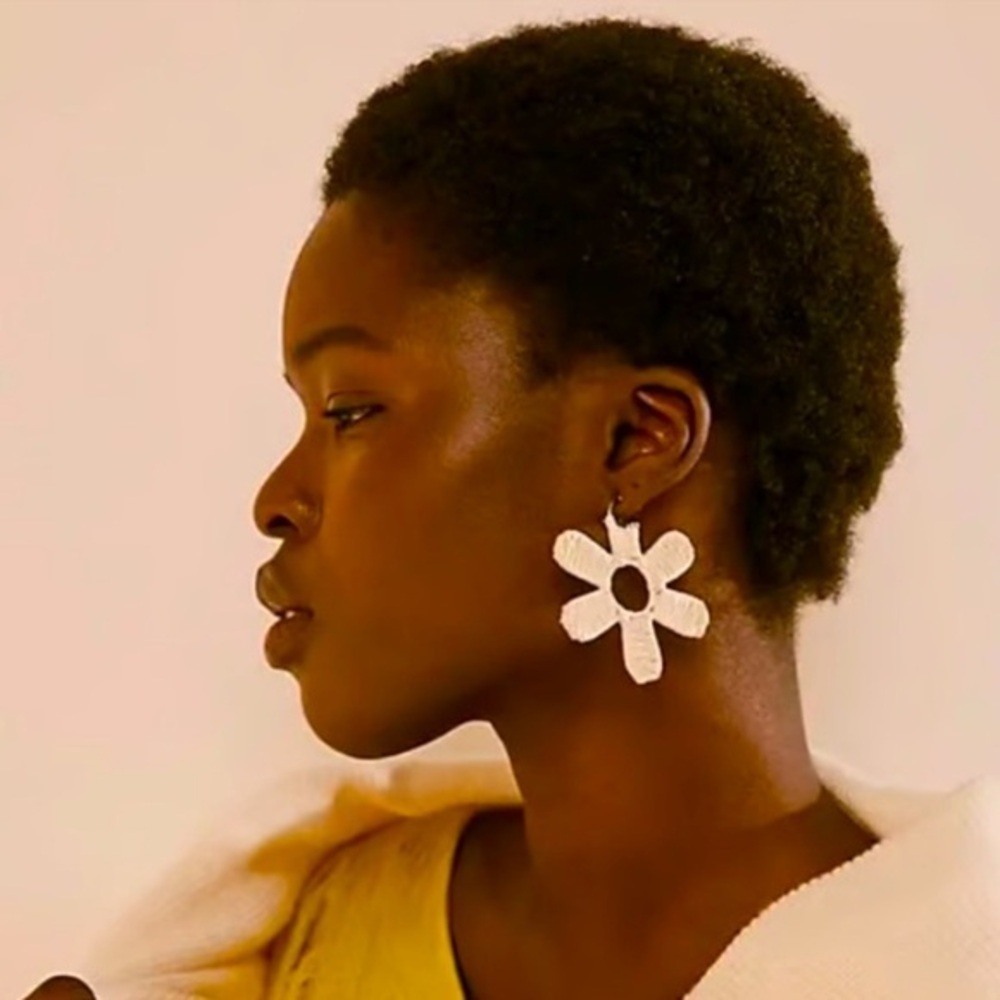 FREE PEOPLE Wendy Woven Flower Dangle Earrings white nwt